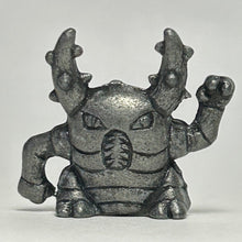 Cargar imagen en el visor de la galería, Pokémon - Kailios / Pinsir - Metal Figure - Gunmetal ver. - Cuchiwaii
