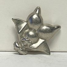 Cargar imagen en el visor de la galería, Pokémon - Noibat - Metal Figure - Silver ver. - Cuchiwaii
