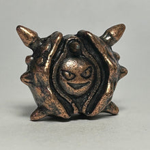 Cargar imagen en el visor de la galería, Pokémon - Parshen / Cloyster - Metal Figure - Copper ver. - Cuchiwaii
