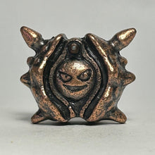 Cargar imagen en el visor de la galería, Pokémon - Parshen / Cloyster - Metal Figure - Copper ver. - Cuchiwaii
