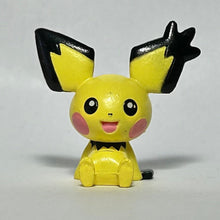 Load image into Gallery viewer, Pokémon - Pichu - Mini Figure - Vintage - Cuchiwaii
