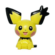 Load image into Gallery viewer, Pokémon - Pichu - Mini Figure - Vintage - Cuchiwaii
