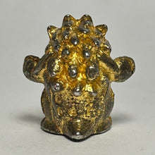 Cargar imagen en el visor de la galería, Pokémon - Sandslash - Metal Figure - Gold ver. - Cuchiwaii
