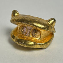 Cargar imagen en el visor de la galería, Pokémon - Shellder - Metal Figure - Gold ver. - Cuchiwaii
