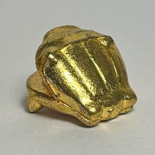 Cargar imagen en el visor de la galería, Pokémon - Shellder - Metal Figure - Gold ver. - Cuchiwaii
