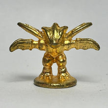 Cargar imagen en el visor de la galería, Pokémon - Strike / Scyther - Trading Metal Figure - Gold ver. - Cuchiwaii
