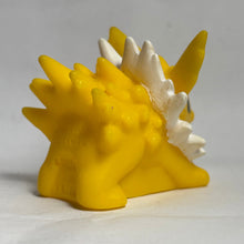 Load image into Gallery viewer, Pokémon - Thunders / Jolteon - Finger Puppet (AG3) - Cuchiwaii
