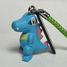 Cargar imagen en el visor de la galería, Pokémon - Waninoko / Totodile - Netsuke Strap - Cuchiwaii
