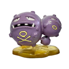 Load image into Gallery viewer, Pokémon - Weezing - Trading Figure - Monster Collection - Cuchiwaii
