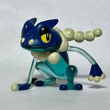 Load image into Gallery viewer, Pokémon XY - Frogadier - Trading Figure - Monster Collection - Cuchiwaii
