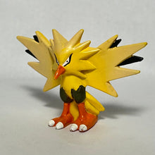 Load image into Gallery viewer, Pokémon - Zapdos - Trading Figure - Monster Collection - Cuchiwaii
