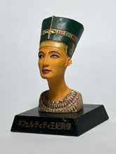 Cargar imagen en el visor de la galería, Queen Nefertiti Bust - Collect Club Ancient Civilizations Edition - Cuchiwaii
