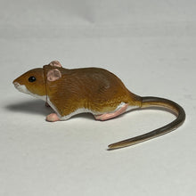 Load image into Gallery viewer, Red-eyed field mouse - Trading Figure - Miniature - 031C - Cuchiwaii
