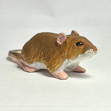 Load image into Gallery viewer, Red-eyed field mouse - Trading Figure - Miniature - 031C - Cuchiwaii
