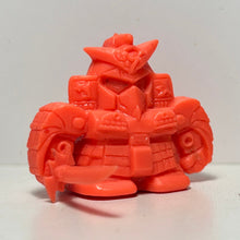 Cargar imagen en el visor de la galería, SD Gundam - Kenshin Uesugi Gundam - Keshi - Eraser Figure - Cuchiwaii
