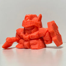 Cargar imagen en el visor de la galería, SD Gundam - Warrior Heavy Gundam - Keshi - Eraser Figure - Cuchiwaii
