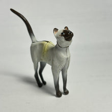 Load image into Gallery viewer, Siamese cat - Trading Figure - Miniature - 003 - Cuchiwaii
