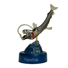 Cargar imagen en el visor de la galería, Sloane's viperfish - Mini Figure - Bottle Cap - Cuchiwaii
