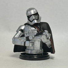 Load image into Gallery viewer, Star Wars - Captain Phasma - Trading Figure - Choco Egg (08) - Cuchiwaii
