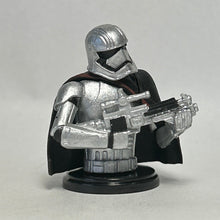 Load image into Gallery viewer, Star Wars - Captain Phasma - Trading Figure - Choco Egg (08) - Cuchiwaii
