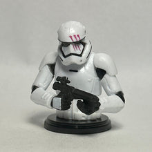 Load image into Gallery viewer, Star Wars - Finn - Trading Figure - Choco Egg (06) - Cuchiwaii
