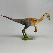 Load image into Gallery viewer, Struthiomimus altus - Trading Figure - Miniature (033) - Cuchiwaii
