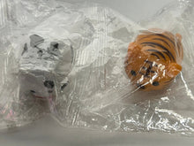 Cargar imagen en el visor de la galería, Tiger &amp; Cow - Animal Pullback Mini Car - Cuchiwaii
