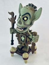 Cargar imagen en el visor de la galería, Tokyo DisneySea Tower of Terror - Shiriki Utundu - Bobblehead Doll - Cuchiwaii
