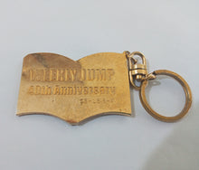 Load image into Gallery viewer, One Piece Weekly Jump 40th Anniversary Shueisha Metal Charm Keychain Key Holder
