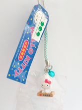 Cargar imagen en el visor de la galería, Hello Kitty Hokkaido Figure Strap Charm Mascot
