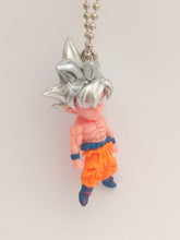 Load image into Gallery viewer, Dragon Ball Z Super SON GOKU UDM Burst Vol 30 Figure Keychain Mascot Key Holder Strap Gashapon
