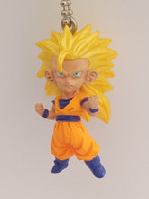 Cargar imagen en el visor de la galería, Dragon Ball Z Super SON GOKU SS3 UDM Burst Vol 24 Figure Keychain Mascot Key Holder Strap Gashapon
