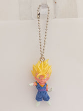 Cargar imagen en el visor de la galería, Dragon Ball Z Super SON GOKU UDM Burst Figure Keychain Mascot Key Holder Strap Gashapon
