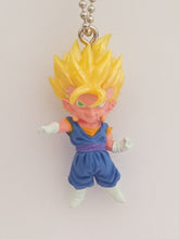 Cargar imagen en el visor de la galería, Dragon Ball Z Super SON GOKU UDM Burst Figure Keychain Mascot Key Holder Strap Gashapon
