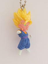 Cargar imagen en el visor de la galería, Dragon Ball Z Super SON GOKU UDM Burst Figure Keychain Mascot Key Holder Strap Gashapon
