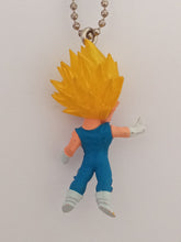 Cargar imagen en el visor de la galería, Dragon Ball Z Super MAJIN VEGETA UDM Burst Vol 26 Figure Keychain Mascot Key Holder Strap Gashapon
