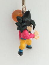 Cargar imagen en el visor de la galería, Dragon Ball GT GOGETA DB Chara Strap Figure Keychain Mascot Key Holder 2006
