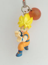 Load image into Gallery viewer, Dragon Ball Z SON GOKU SS2 DB Chata Strap Figure Keychain Mascot Key Holder 2006
