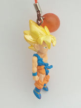 Load image into Gallery viewer, Dragon Ball Z SON GOKU SS DB Chara Strap Figure Keychain Mascot Key Holder 2006
