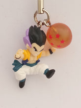 Cargar imagen en el visor de la galería, Dragon Ball Z GOTENKS DB Chara Strap Figure Keychain Mascot Key Holder 2006
