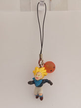 Cargar imagen en el visor de la galería, Dragon Ball GT TRUNKS SS DB Chara Strap Figure Keychain Mascot Key Holder 2006  Condition: New Old Stock  Product 100% official. Imported from Japan
