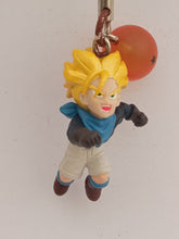 Cargar imagen en el visor de la galería, Dragon Ball GT TRUNKS SS DB Chara Strap Figure Keychain Mascot Key Holder 2006  Condition: New Old Stock  Product 100% official. Imported from Japan
