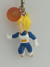 Cargar imagen en el visor de la galería, Dragon Ball Z VEGETA SS DB Chara Strap Figure Keychain Mascot Key Holder 2006
