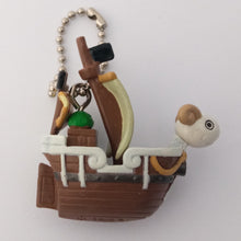 Cargar imagen en el visor de la galería, One Piece GOING MERRY Figure Keychain Key Holder Mascot Strap
