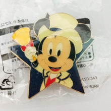 Load image into Gallery viewer, MICKEY MOUSE Tokyo DisneySea &quot;Abu&#39;s Bazaar&quot; Disney Christmas 2019 Metal Pin Badge
