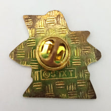 Load image into Gallery viewer, Virtua Fighter LAU CHAN SEGA Metal Pin Badge Rare Vintage
