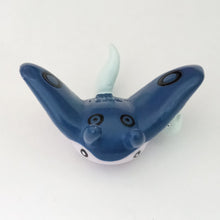 Load image into Gallery viewer, Pokémon Kids - MANTINE - #226 - Finger Puppet - Figure Mascot - 2001
