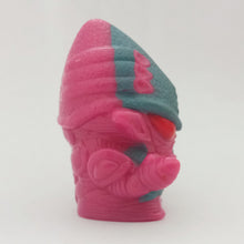Cargar imagen en el visor de la galería, Ultraman - Lady Benzine Alien - Finger Puppet - Kaiju - Monster - SD Figure
