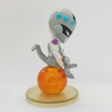 Load image into Gallery viewer, Dragon Ball Z - Mecha Freezer - Chara Puchi Son Goku Returns (Bandai)
