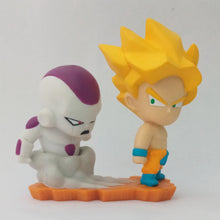 Load image into Gallery viewer, Dragon Ball Z - Freezer - Final Form - Son Goku SSJ - Petit Imagination 1 (Bandai)
